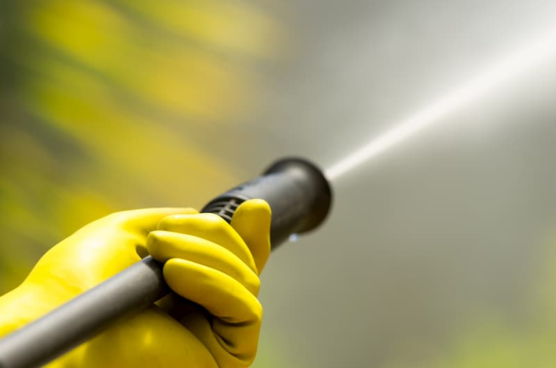 The Advantages of Hiring a Professional Pressure Washing Service